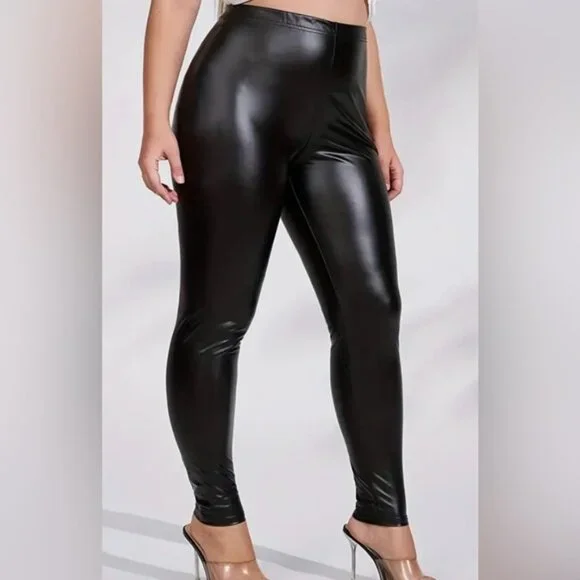 Black Pleather Pull On Pants Estimated - Picture 1 of 7